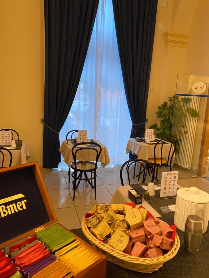 ホテル アルベルゴ ヴェネツィア ラ・スペツィア エクステリア 写真