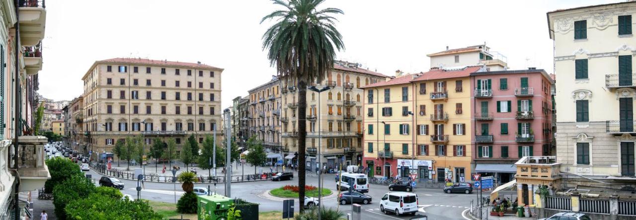 ホテル アルベルゴ ヴェネツィア ラ・スペツィア エクステリア 写真
